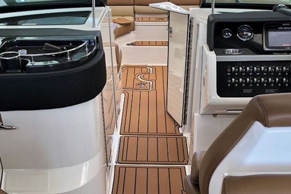 Brown / Black Teak on a Sea Ray 350SLX